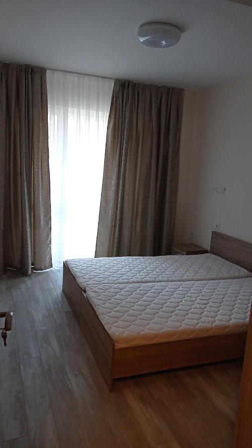 Апартамент За Гости Ниш 1 Veliko Tarnovo Luaran gambar
